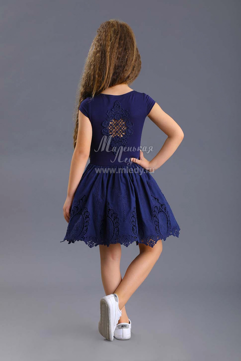  Платье нарядное для девочки из трикотажа вискозного, цвет 