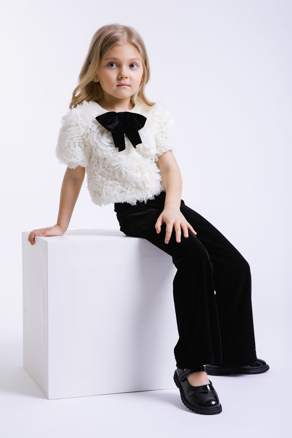 картинка Жакет 2980-126-ВПШ (сливочный отд черный) от магазина Маленькая Леди