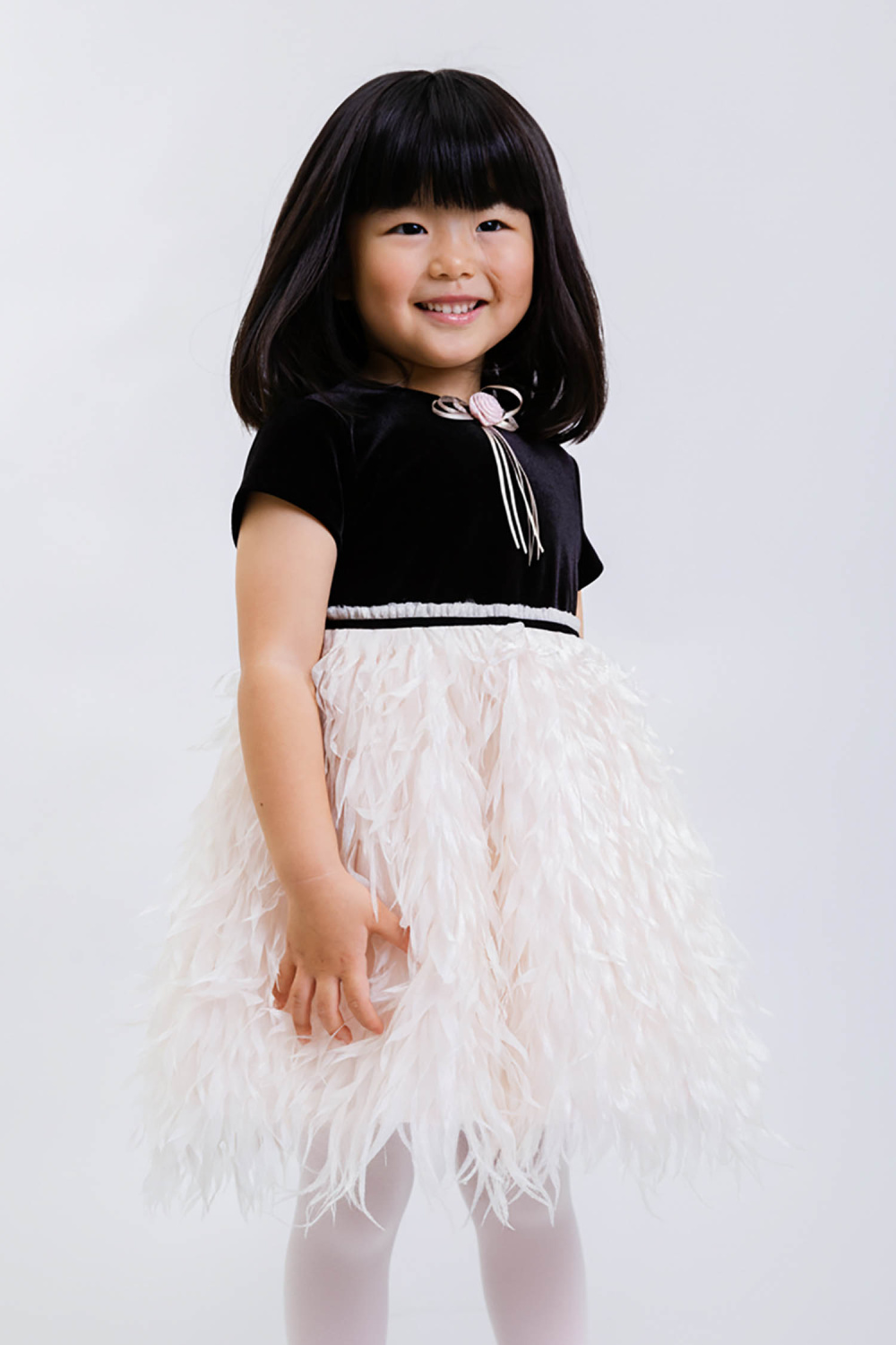 картинка Платье нарядное 2990-126-ТСБ (черный отд молочный) от магазина Маленькая Леди