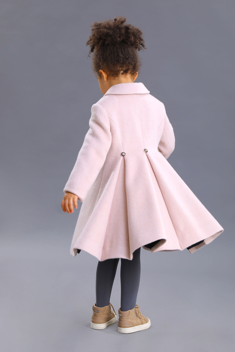  Пальто для девочки из шерсти, цвет 