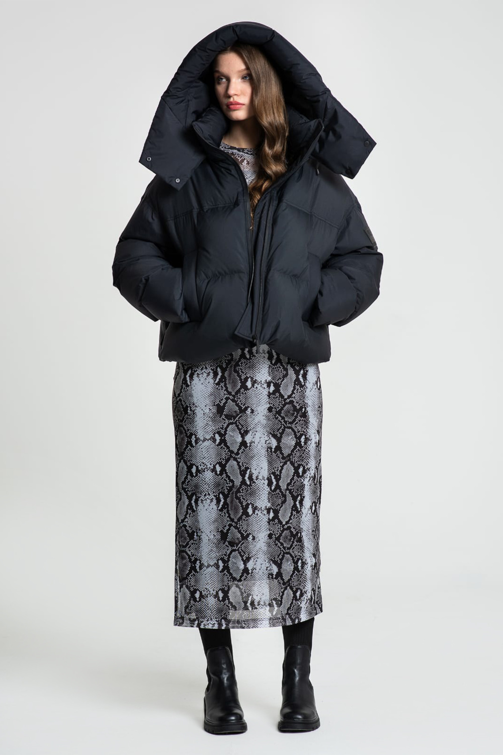 картинка Куртка-пуховик ALB 2011 (черный) от магазина Маленькая Леди